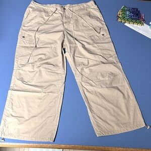 Universal Thread Women’s Light Beige Cargo Pants